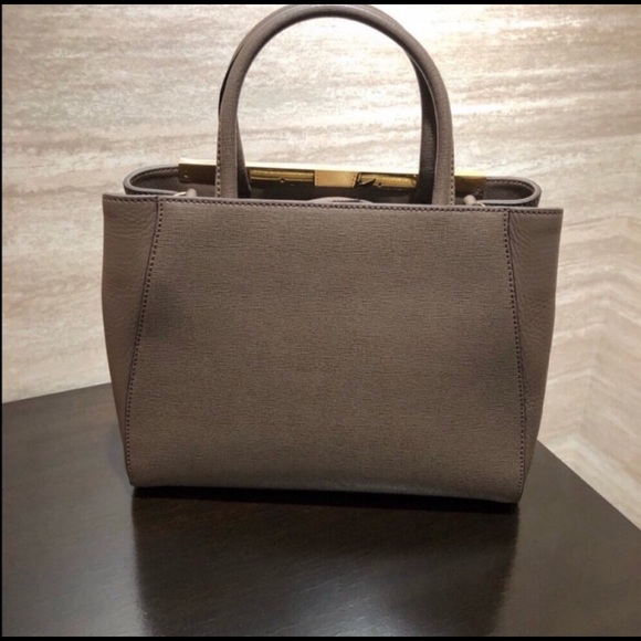 FENDI 2jours - Picture 7 of 9